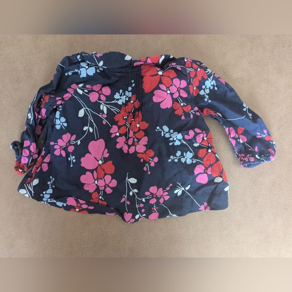 3-6 mo old baby gap girls shirt